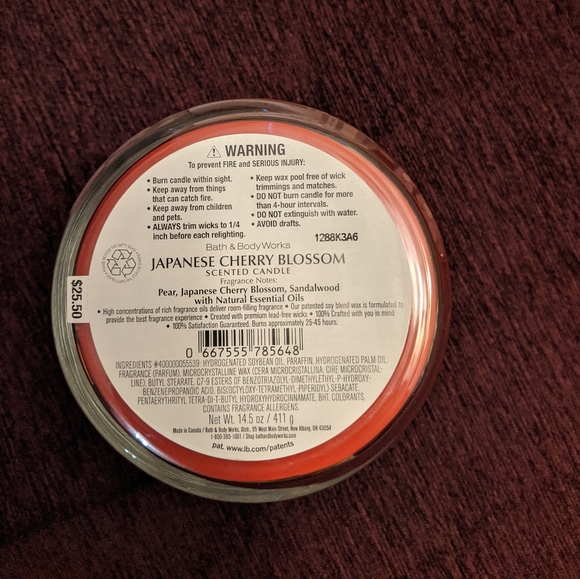 Japanese cherry blossom candle by bath and body works - Picture 2 of 3